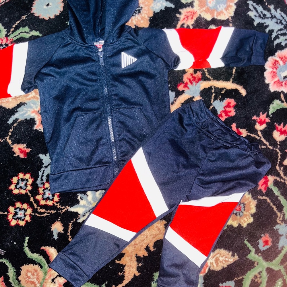 18-2T 2 boys outfits.